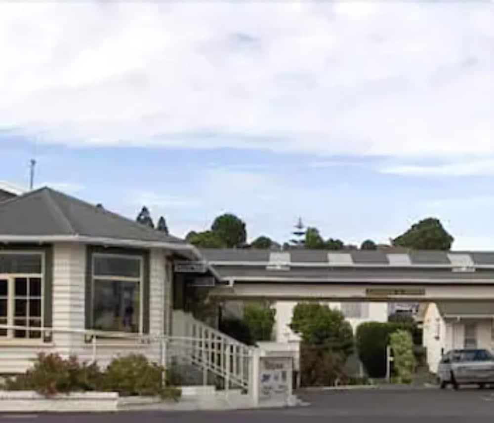 Amber Court Motel New Plymouth Exterior photo